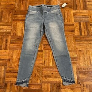 New with tags. Old Navy Rockstar Denim Blue‎ Women's Jeans.